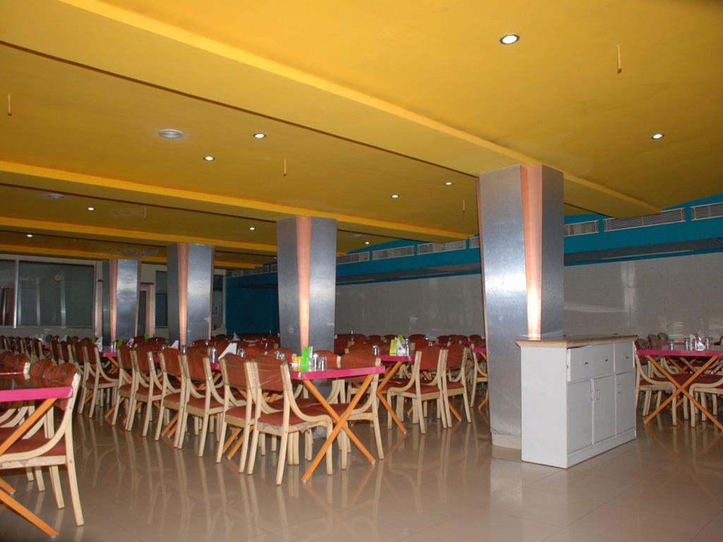 Hotel Nyay Mandir Bharuch Exterior foto